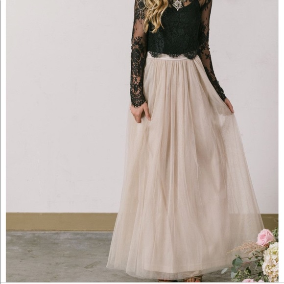 Rehab Dresses & Skirts - FLASH SALE⚡️Beige Tulle Skirt